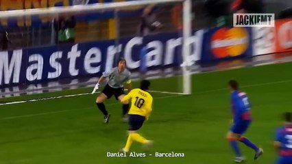 FOOTBALLl Top 25 INCREDIBLE Assists