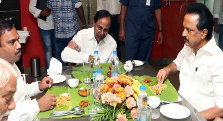 ஸ்டாலின் வீட்டில் மதிய உணவு சாப்பிட்ட தெலுங்கானா முதல்வர் சந்திரசேகர ராவ்!- வீடியோ