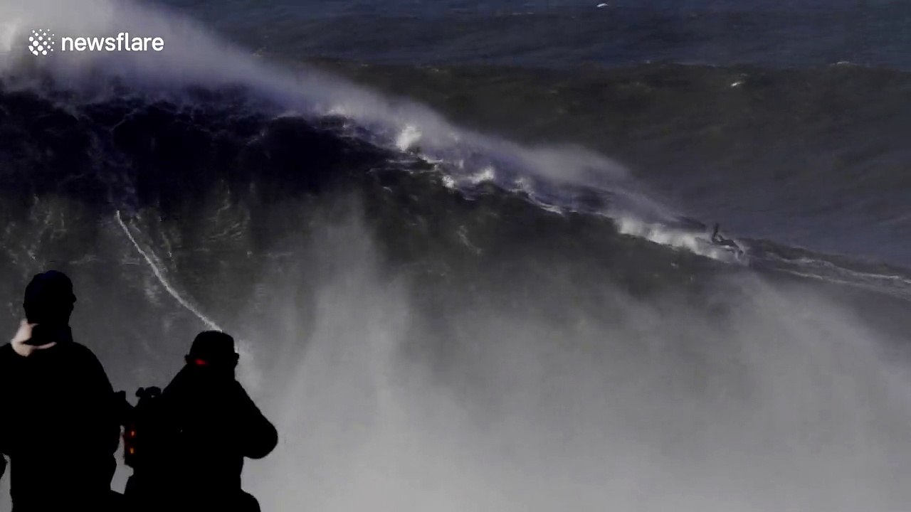 SURF : Record du monde une vague de  25m de hau...