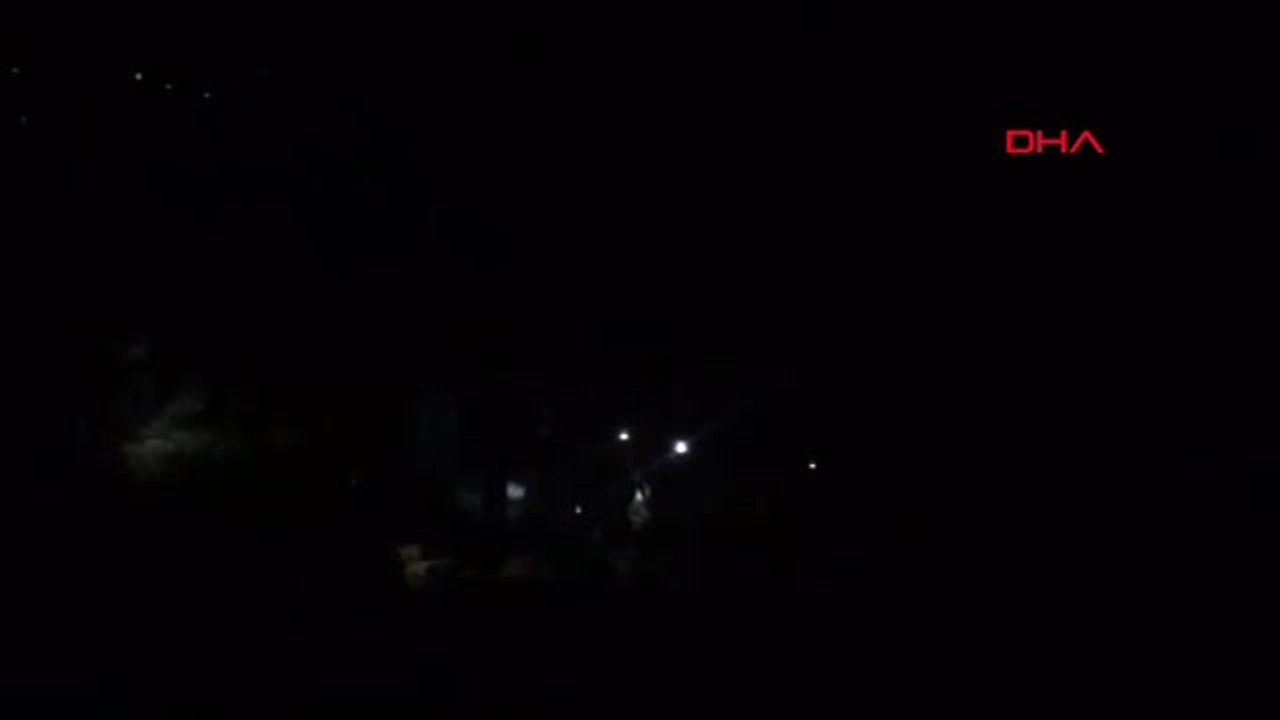 Antalya-Yayla Dönüşü Kamyonetle Uçuruma Yuvarlandılar 2 Ölü, 3 Yaralı