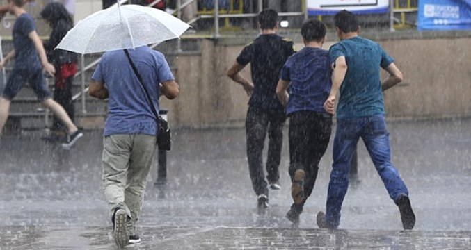 Meteoroloji Uyardı: Pazar Günü Tüm Yurda Sağanak Yağış Geliyor