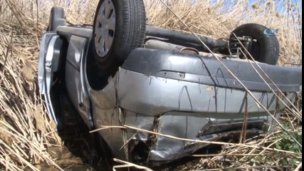 Sivas'ta Trafik Kazası: Otomobil Şarampole Yuvarlandı: 4 Yaralı