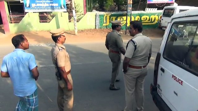 ஆர்எஸ்எஸ் மாவட்ட அமைப்பாளர் வீட்டில் பெட்ரோல் குண்டு வீச்சு-வீடியோ