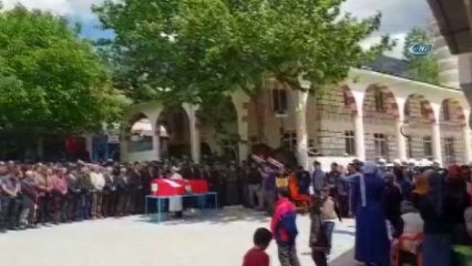 Trafik kazasında hayatını kaybeden polis, son yolculuğuna uğurlandı