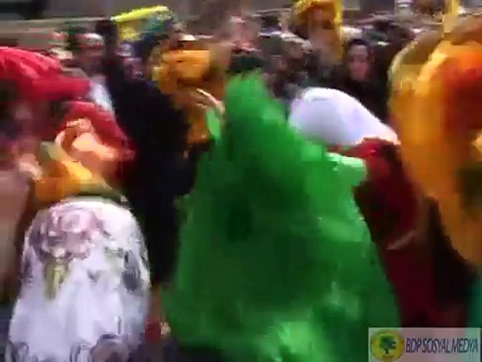 Selahattin Demirtaş'tan 1 Mayıs Çağrısı _ Ji Selahattîn Demirtaş Bang a 1 Gulan