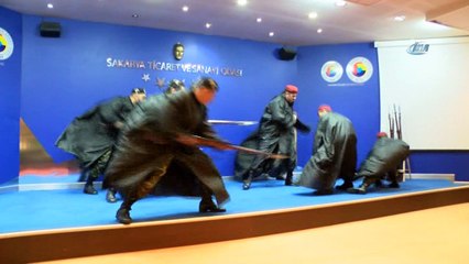 'Soykırım tarihinin destanı” tiyatro oyunu büyük alkış aldı