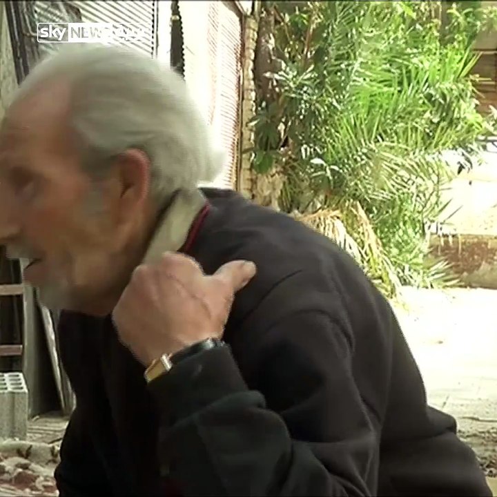 مسن يروي تجربة العيش على خط النار#شاهد_سكاي