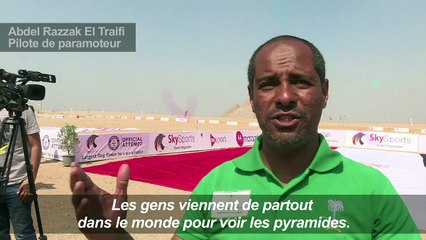 Vol au-dessus des pyramides de Gizeh en Egypte