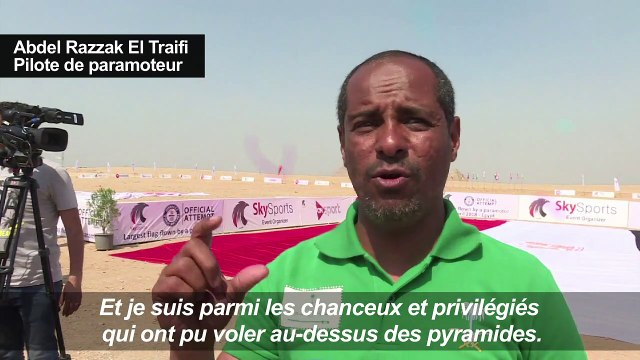 Vol au-dessus des pyramides de Gizeh en Egypte