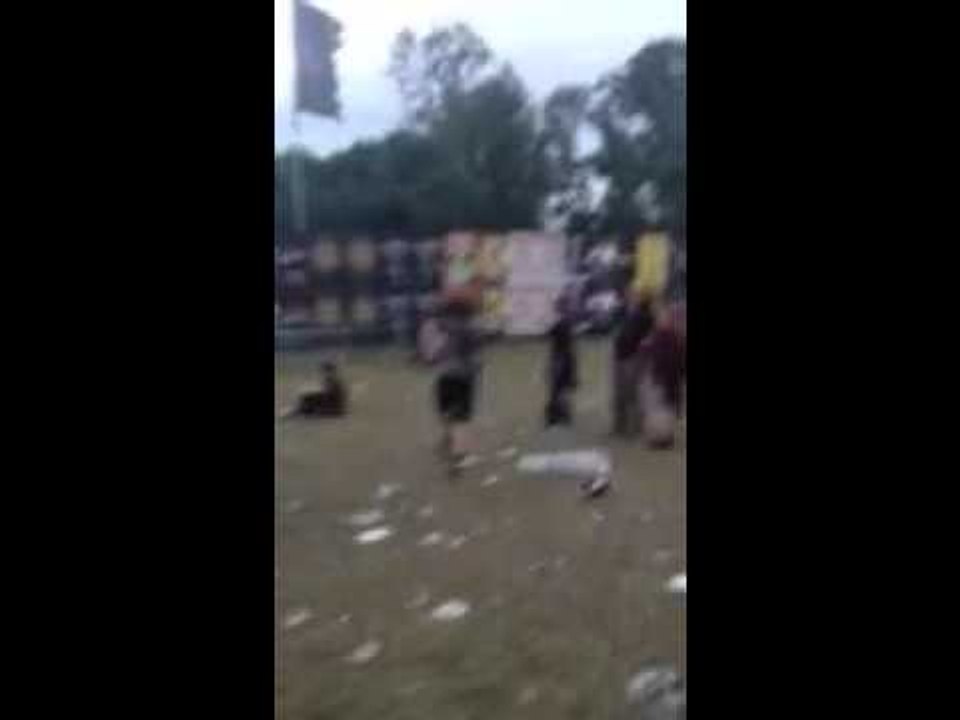 Nick Ruskell getting Down, Down to Status Quo