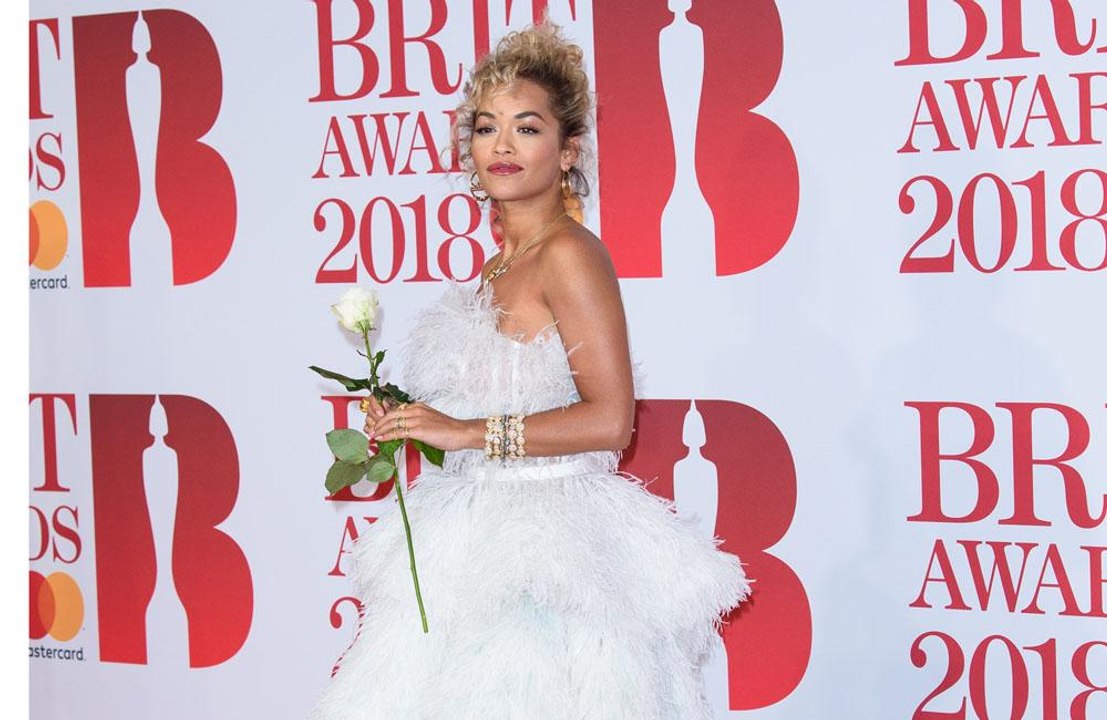 Rita Ora déclare que le DJ Avicii a changé sa vie