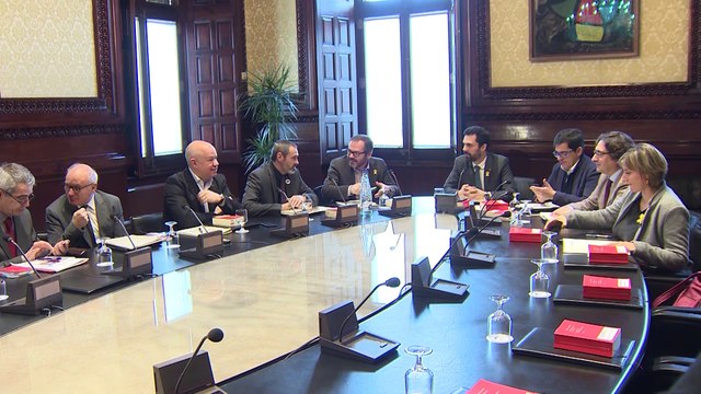 Partidos critican el bloqueo y Junqueras pide formar Govern