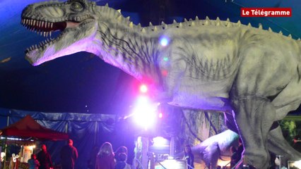 Dinosaures. Un T-Rex plus vrai que nature à Dinan