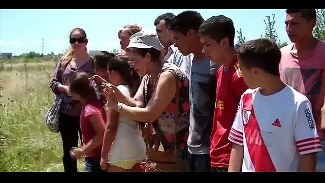 ФЕРМЕР ОБНАРУЖИЛ НА СВОЕМ УЧАСТКЕ ГИГАНТСКОЕ ЯЙЦО! ЧТО ЖЕ ОКАЗАЛОСЬ ВНУТРИ ПРОСТО НЕВЕРОЯТНО!