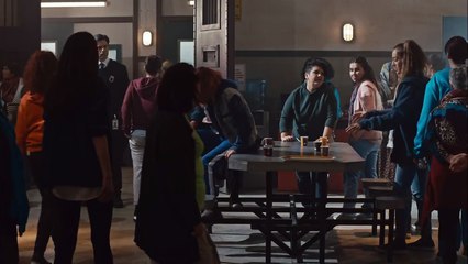 Avlu 4. Bölüm Azrayı Kızdıran Haber