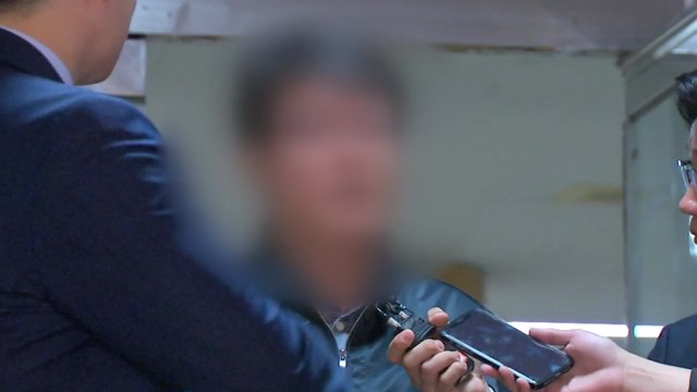 '돈거래' 김경수 보좌관 15시간 조사 후 귀가 / YTN