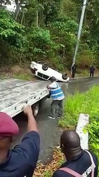 Ce dépanneur n'a vraiment pas de chance... Regardez!