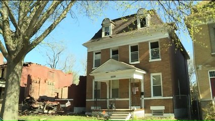 Woman Loses Everything in House Fire, Including Wedding Dress Ahead of Vow Renewal