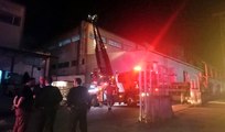 Plastik Fabrikasında Korkutan Yangın! 1 İşçi Yaralandı
