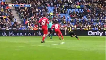 Quand un joueur met un carton jaune à un arbitre