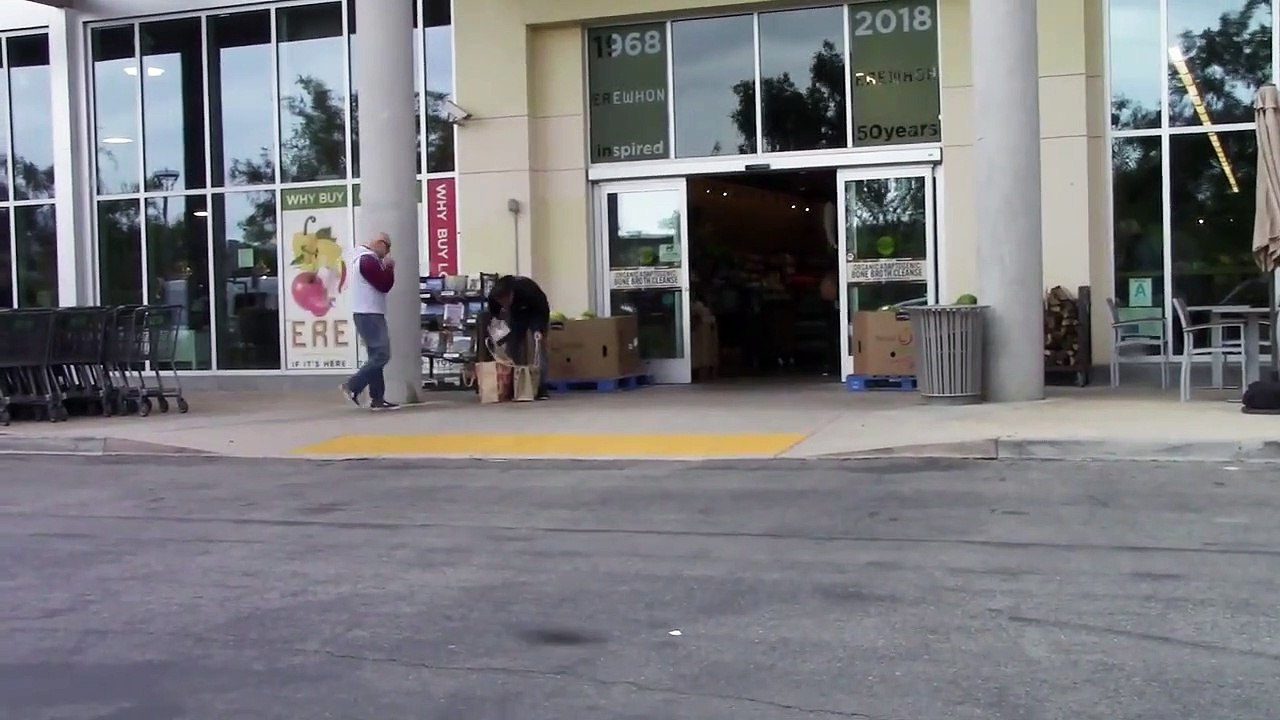 System Of Down Frontman Serj Tankian Picks Up Some Healthy Food In Calabasas