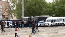 Taksim Meydanı'nda polis kuş uçurtmuyor