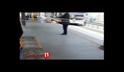 Durakta bir çocuğa metrobüs çarptı