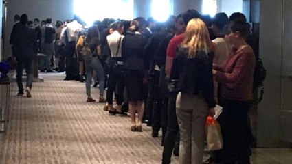 Katar Havayolları'nın 7 Bin 500 TL'lik Kabin Memuru Alımında İzdiham Yaşandı