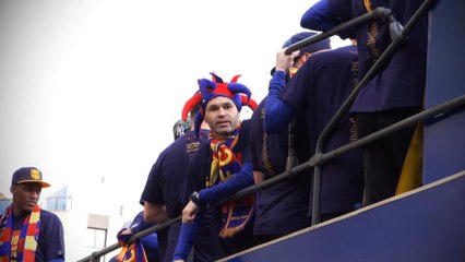 Barcelone - Parade pleine d'émotion pour la dernière d'Iniesta