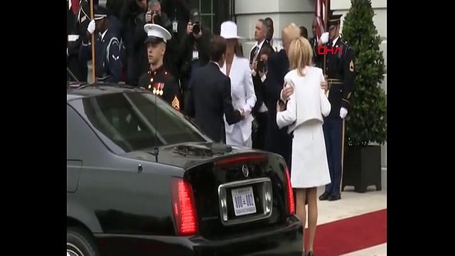 Trump ile First Lady arasında ’el tutuşma’ krizi