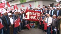 HAK-İŞ sendikası Taksim'deki Cumhuriyet Anıtı'na ve Kazancı Yokuşu'na çelenk bıraktı