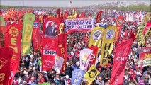 DİSK Korosu tarafından çeşitli türküler ve marşlar seslendirildi - İSTANBUL