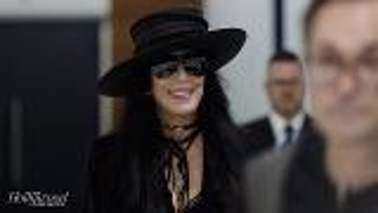 M. Night Shyamalan’s ‘Glass,’ ‘Mamma Mia,’ & More Premiere New Footage at CinemaCon | THR News