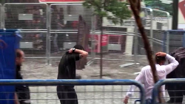 Şiddetli dolu yağışı nedeniyle ''1 Mayıs Emek ve Dayanışma Günü'' etkinlikleri erken bitti - MALATYA