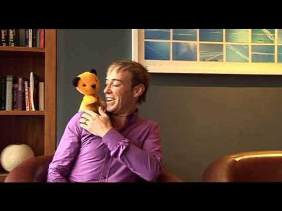 Richard Cadell Interview with Sooty and Sweep | Kids Clubhouse