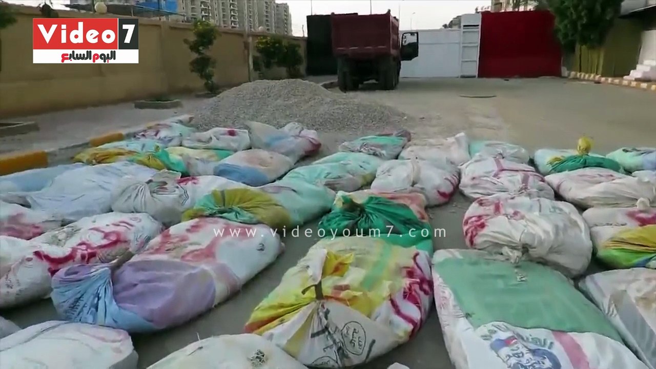 شاهد.. إحباط تهريب 3 أطنان بانجو داخل "شحنة زلط" فى السويس