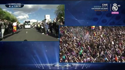 Increíble recibimiento al autobús del Real Madrid antes del Bayern Múnich