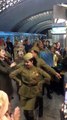 Ансамбль Министерства обороны Узбекистана поёт и танцует под 