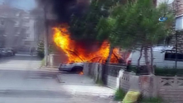 Yanan otomobil kullanılamaz hale geldi
