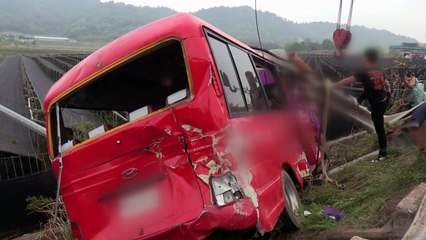 영암에서 버스 넘어져 8명 사망·11명 부상 / YTN