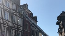 Vérifications des pompiers après un feu de cuisine dans Lisieux