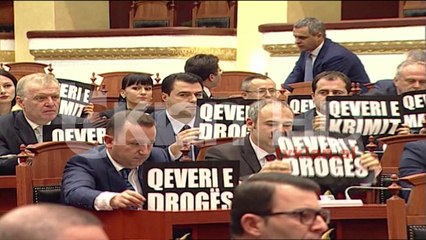 Parlamenti rrëzon kerkesen e prokurorinë për Tahirin