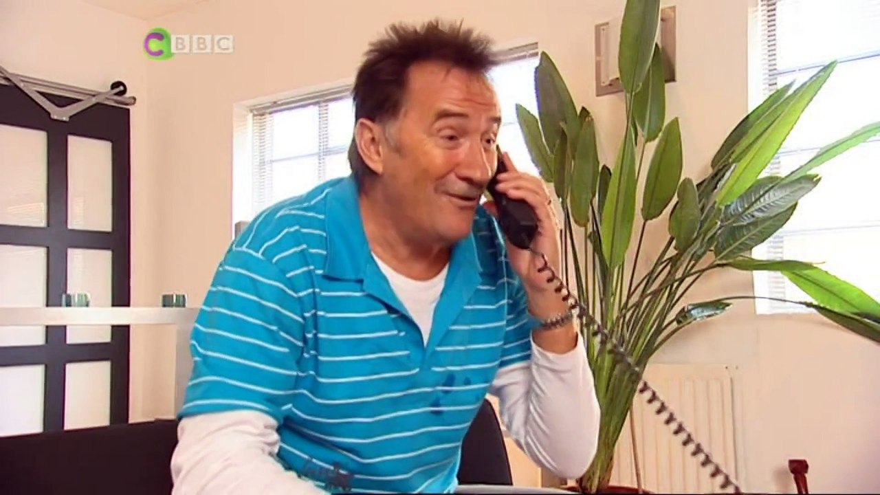 ChuckleVision - S19, E9: Our Latest Model