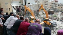 İsrail Doğu Kudüs'te Filistinlilere ait bir binayı yıktı - KUDÜS