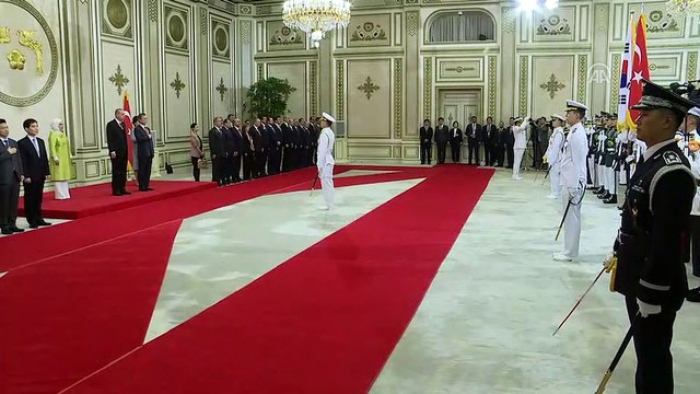 Cumhurbaşkanı Erdoğan, Güney Kore Cumhurbaşkanı Moon Jae-in tarafından resmi törenle karşılandı - SEUL