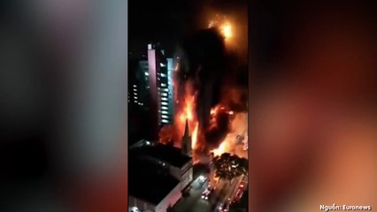 Ám ảnh kinh hoàng cảnh tượng tòa nhà 26 tầng sụp đổ chỉ trong chớp mắt