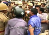 Police lathi-charge congress workers protesting against SP Government in Lucknow (1)