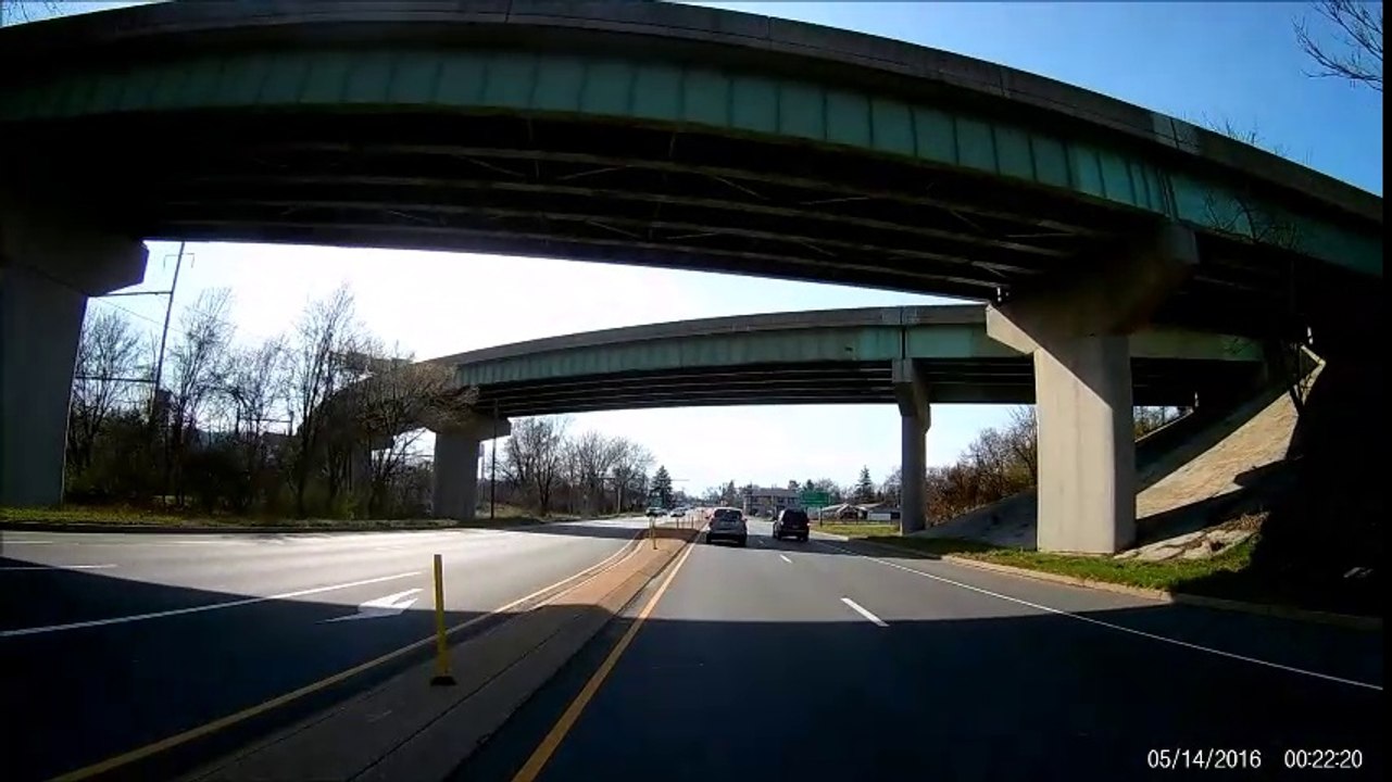 Loud Exhaust Engine Revs In Tunnel