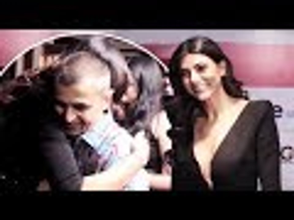 Sushmita Sen Cutely HUGS The Media Reporter | Bollywood Buzz