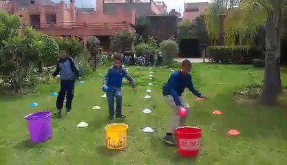 Course  avec dépôt de balles dans une corbeille en bout de piste